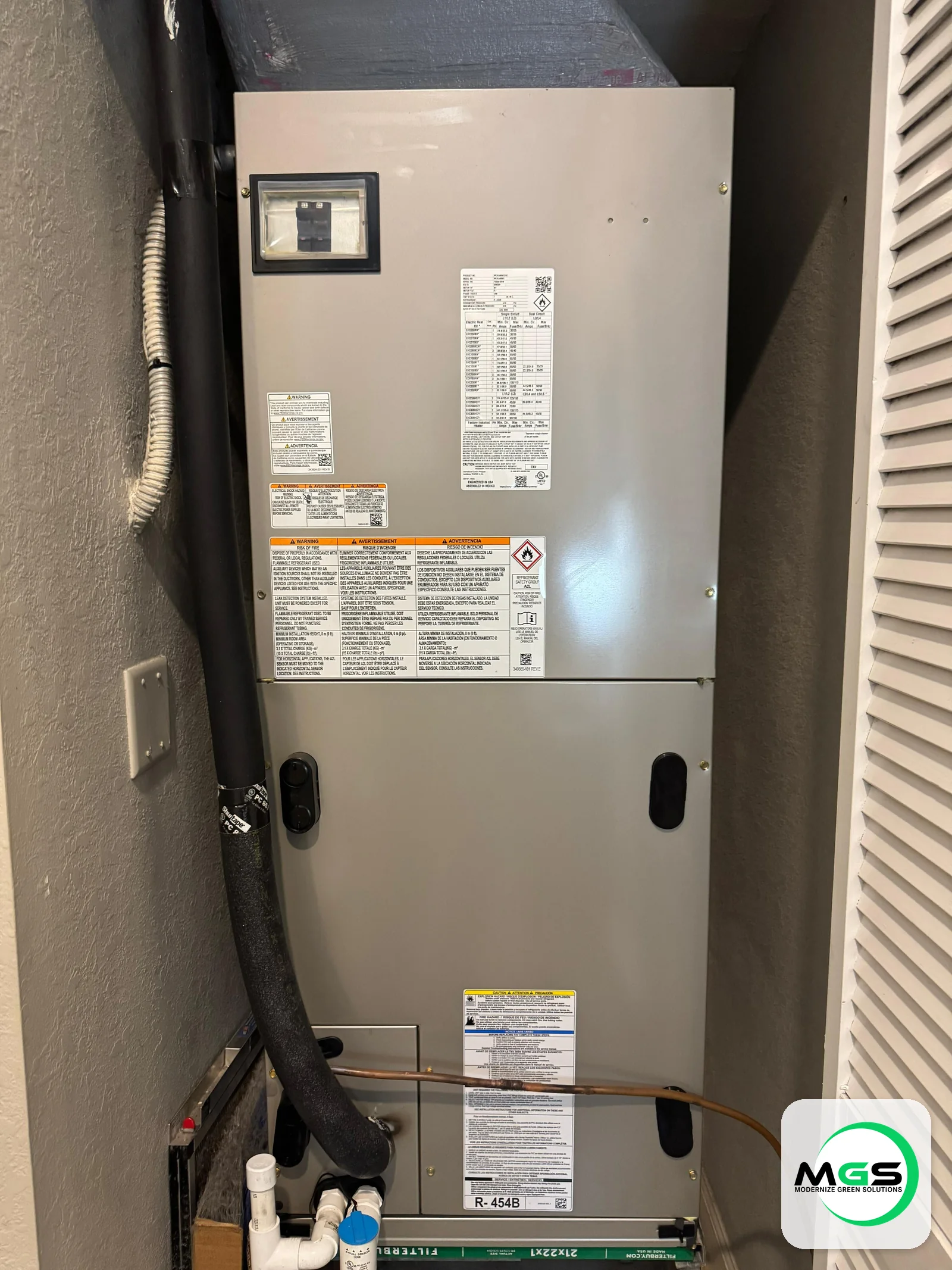 AC condenser unit by Modernize Green Solutions